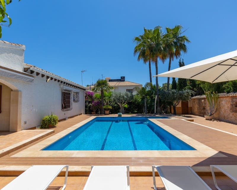 4 slaapkamer Villa te koop in Orihuela Costa - € 749.900 (Ref: 9724913)