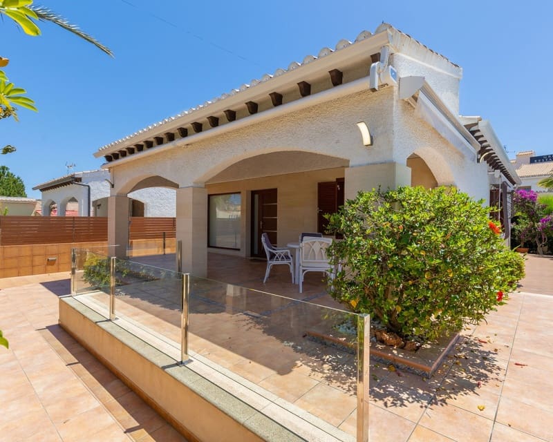 4 slaapkamer Villa te koop in Orihuela Costa - € 749.900 (Ref: 9724913)