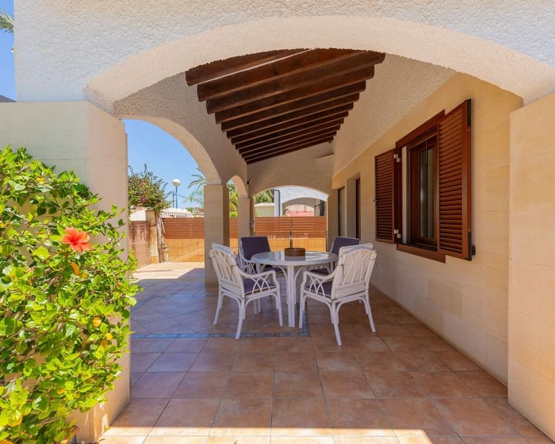 4 slaapkamer Villa te koop in Orihuela Costa - € 749.900 (Ref: 9724913)
