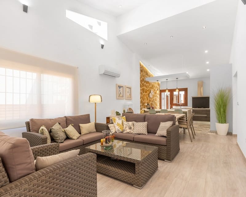 4 slaapkamer Villa te koop in Orihuela Costa - € 749.900 (Ref: 9724913)