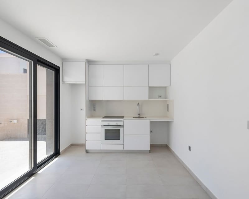 Chalet de 3 habitaciones en Villamartin en venta con piscina - 319.000 € (Ref: 9724914)