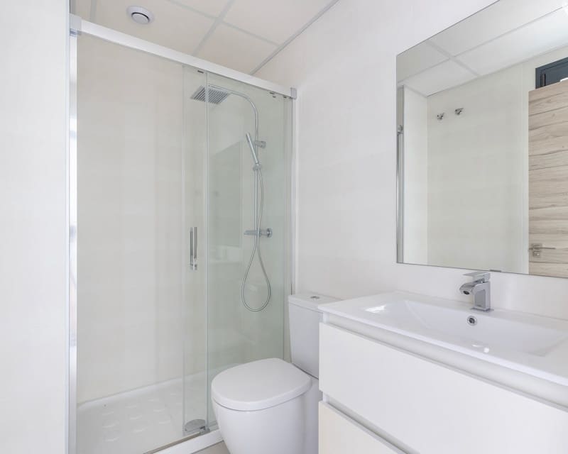 Chalet de 3 habitaciones en Villamartin en venta con piscina - 319.000 € (Ref: 9724914)