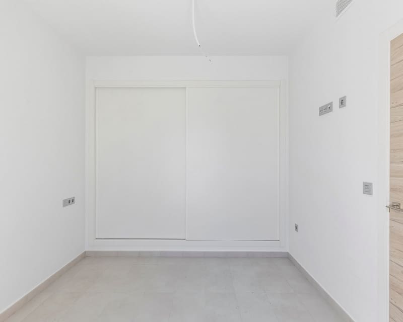 Chalet de 3 habitaciones en Villamartin en venta con piscina - 319.000 € (Ref: 9724914)