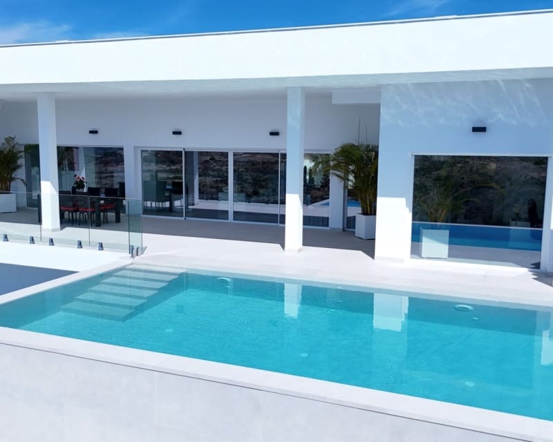 Villa/Maison à vendre à La Marina - 1 590 000 € (Ref: 9724918)