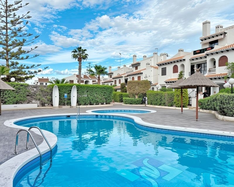 2 bedroom Apartment for sale in Cabo Roig with pool - € 275,000 (Ref: 9724920)