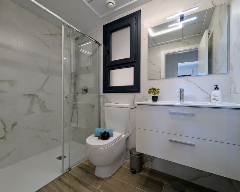 2 bedroom Apartment for sale in Villamartin - € 310,000 (Ref: 9724925)