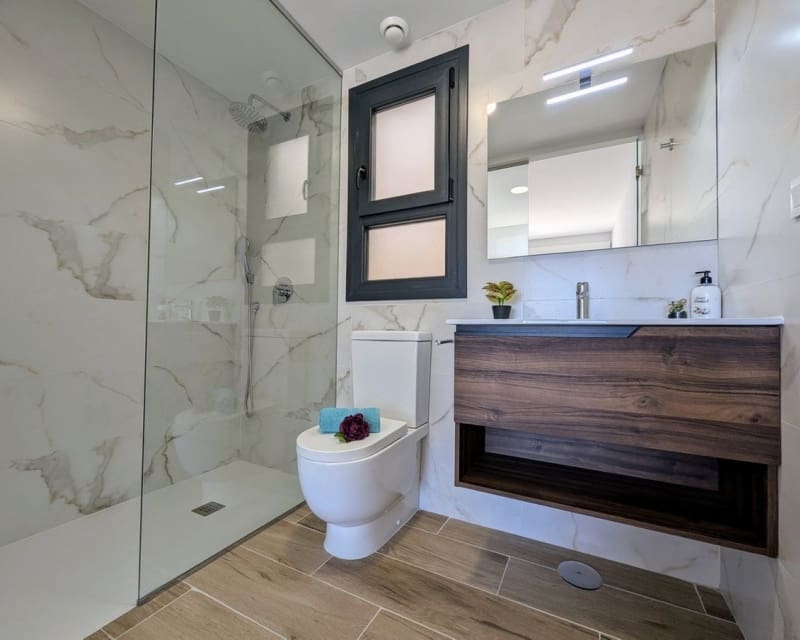 2 bedroom Apartment for sale in Villamartin - € 310,000 (Ref: 9724925)