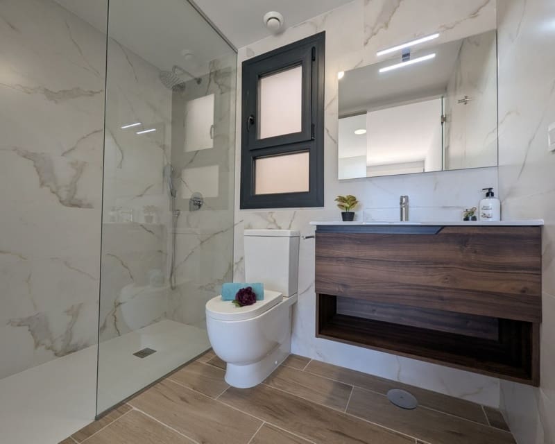 2 bedroom Apartment for sale in Villamartin - € 310,000 (Ref: 9724925)