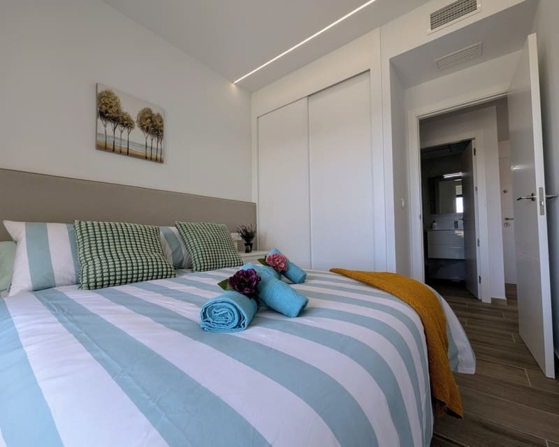 2 bedroom Apartment for sale in Villamartin - € 310,000 (Ref: 9724925)