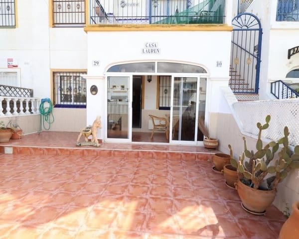 2 soveværelse Villa til salg i Puerto Deportivo, Torrevieja med swimmingpool - € 148.000 (Ref: 9724926)