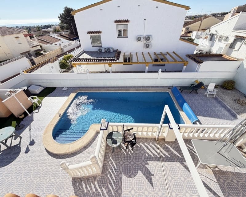 3 makuuhuone Huvila myytävänä paikassa Villamartin mukana uima-altaan - 399 000 € (Ref: 9724929)