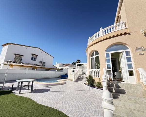 3 makuuhuone Huvila myytävänä paikassa Villamartin, Orihuela mukana uima-altaan - 399 000 € (Ref: 9724929)