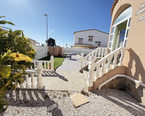 3 makuuhuone Huvila myytävänä paikassa Villamartin, Orihuela mukana uima-altaan - 399 000 € (Ref: 9724929)