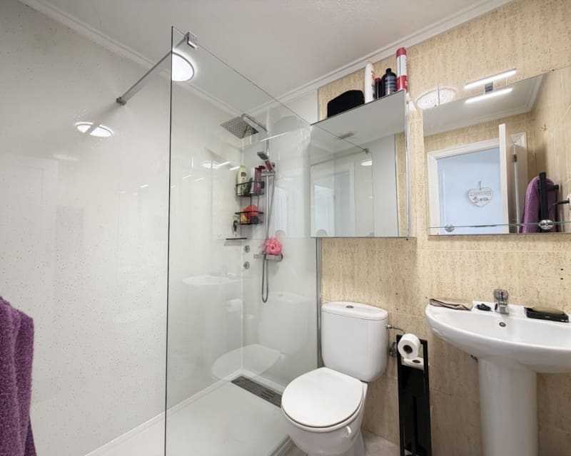 2 bedroom Apartment for sale in Villamartin with pool - € 159,995 (Ref: 9724931)