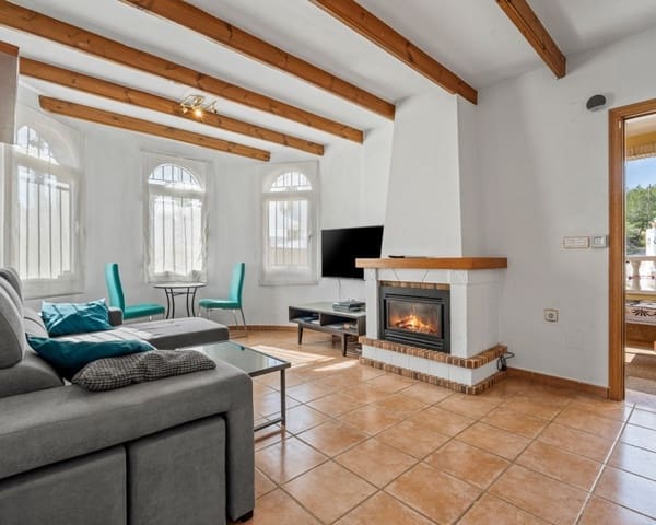 Chalet de 3 habitaciones en Villamartin, Orihuela en venta con piscina - 369.000 € (Ref: 9724937)