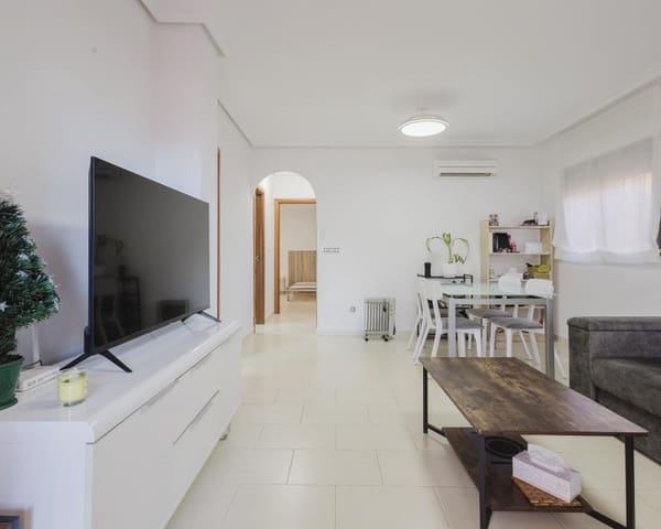 Chalet de 2 habitaciones en Aguas Nuevas, Torrevieja en venta con piscina - 239.000 € (Ref: 9724938)