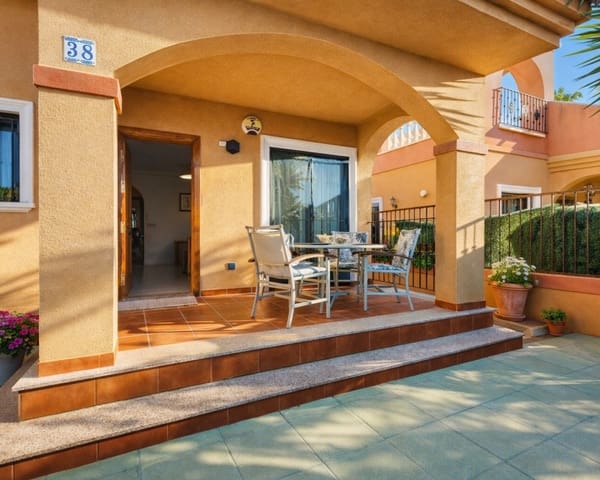 Chalet de 2 habitaciones en Aguas Nuevas, Torrevieja en venta con piscina - 239.000 € (Ref: 9724938)