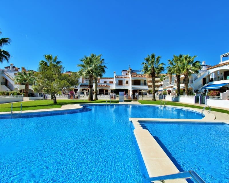 2 bedroom Apartment for sale in Playa Flamenca with pool - € 169,000 (Ref: 9724939)
