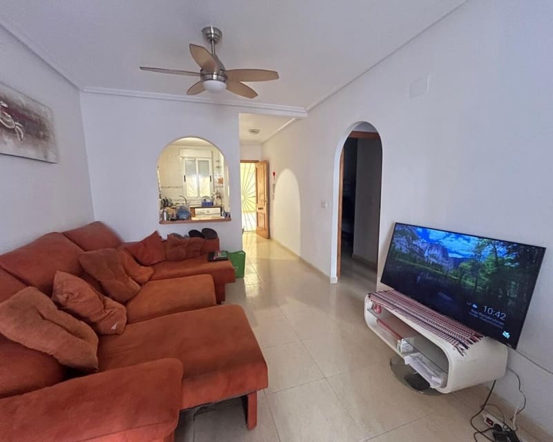 2 bedroom Apartment for sale in Algorfa with pool - € 104,995 (Ref: 9724942)