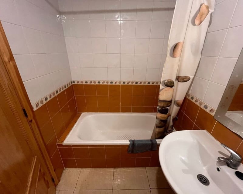 2 bedroom Apartment for sale in Algorfa with pool - € 104,995 (Ref: 9724942)