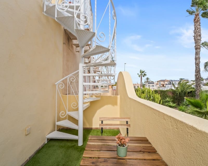 2 soverom Hus til salgs i La Florida med svømmebasseng - € 205 000 (Ref: 9724945)