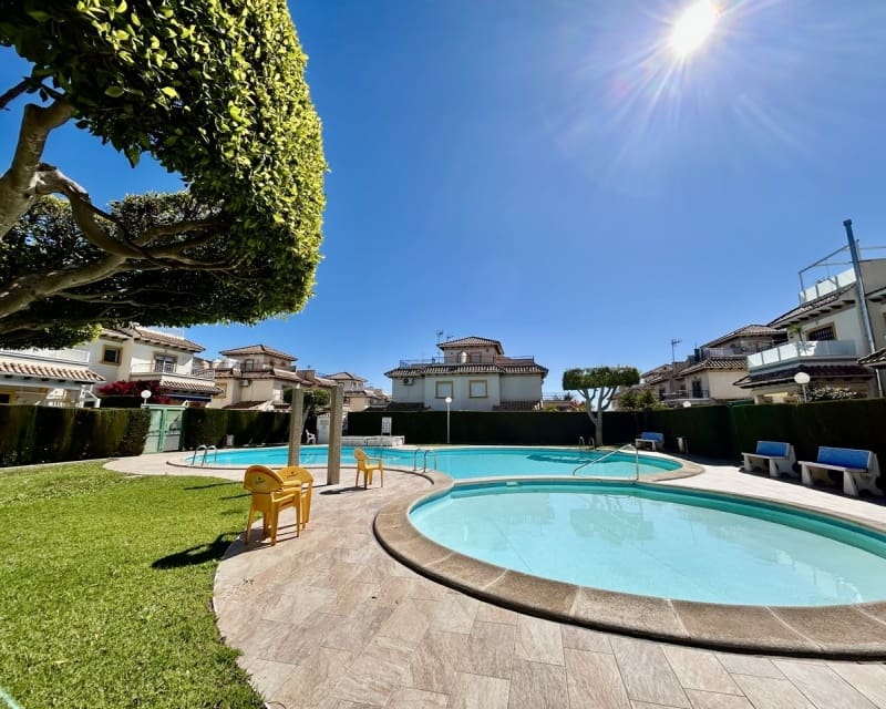 2 slaapkamer Appartement te koop in Orihuela Costa met zwembad - € 189.000 (Ref: 9724946)