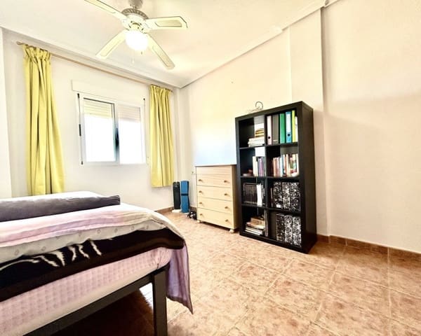 2 slaapkamer Appartement te koop in Punta Prima, Orihuela met zwembad - € 189.000 (Ref: 9724946)