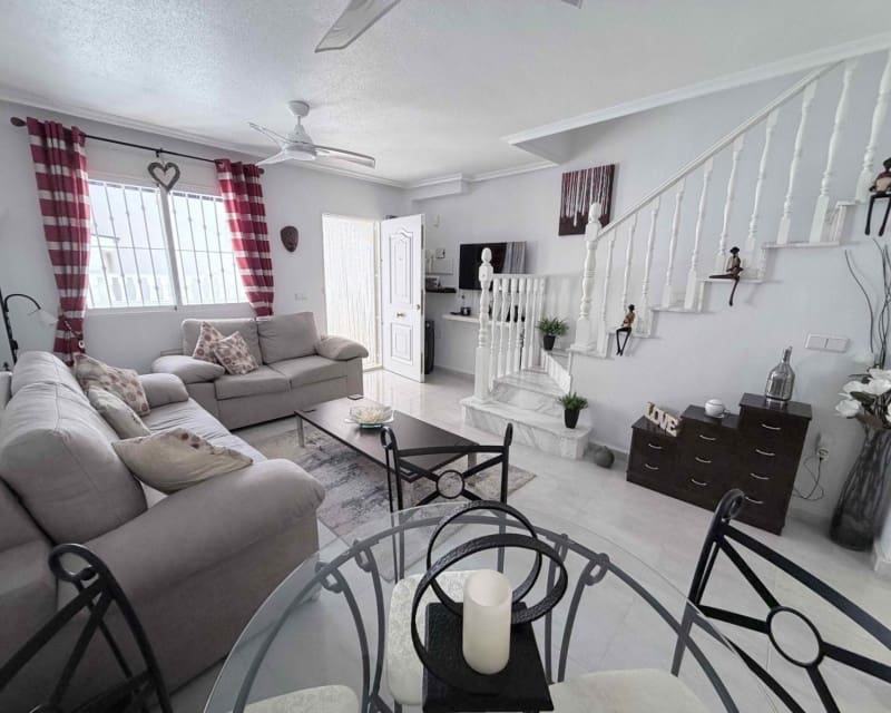 3 slaapkamer Huis te koop in Playa Flamenca met zwembad - € 205.000 (Ref: 9724947)