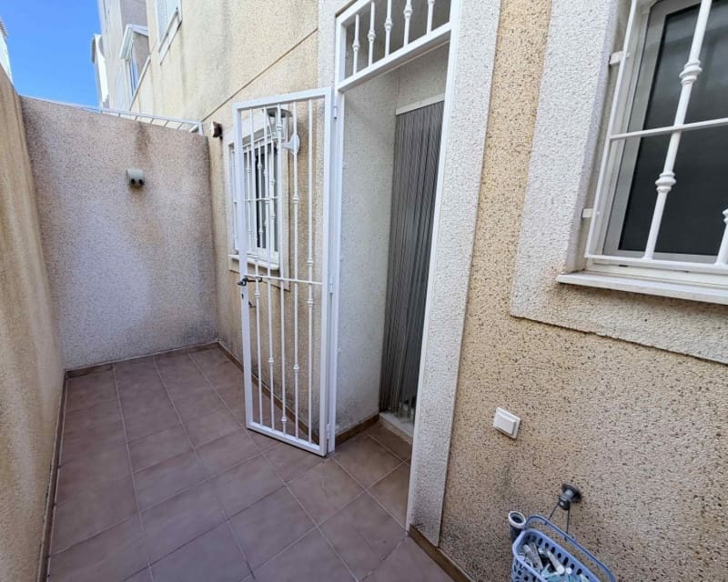 3 slaapkamer Huis te koop in Playa Flamenca met zwembad - € 205.000 (Ref: 9724947)