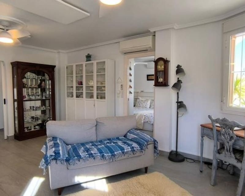 4 soverom Villa til salgs i La Marquesa med svømmebasseng - € 375 000 (Ref: 9724948)