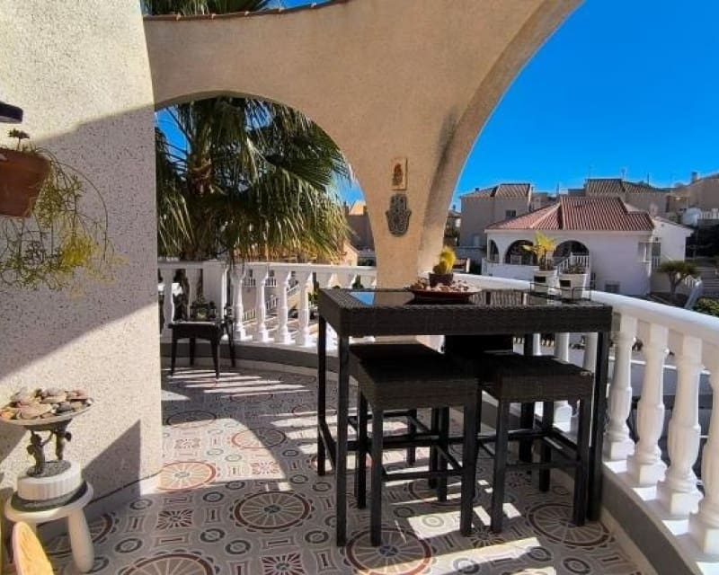 4 soverom Villa til salgs i La Marquesa med svømmebasseng - € 375 000 (Ref: 9724948)