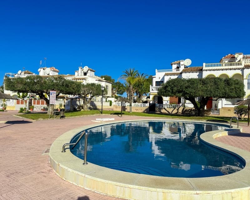1 bedroom Apartment for sale in Villamartin with pool - € 115,000 (Ref: 9724955)