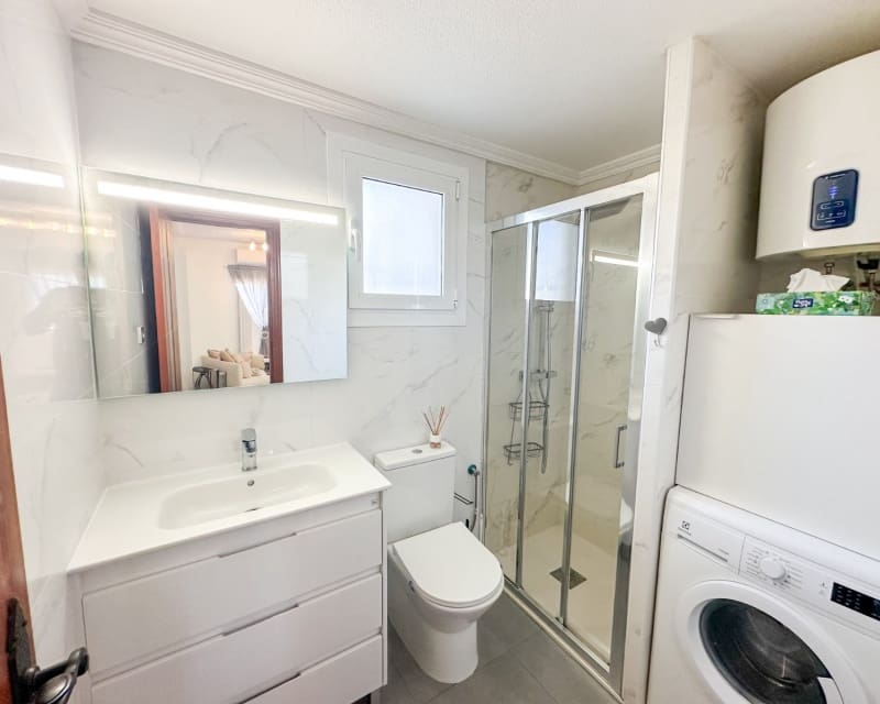 1 bedroom Apartment for sale in Villamartin with pool - € 115,000 (Ref: 9724955)