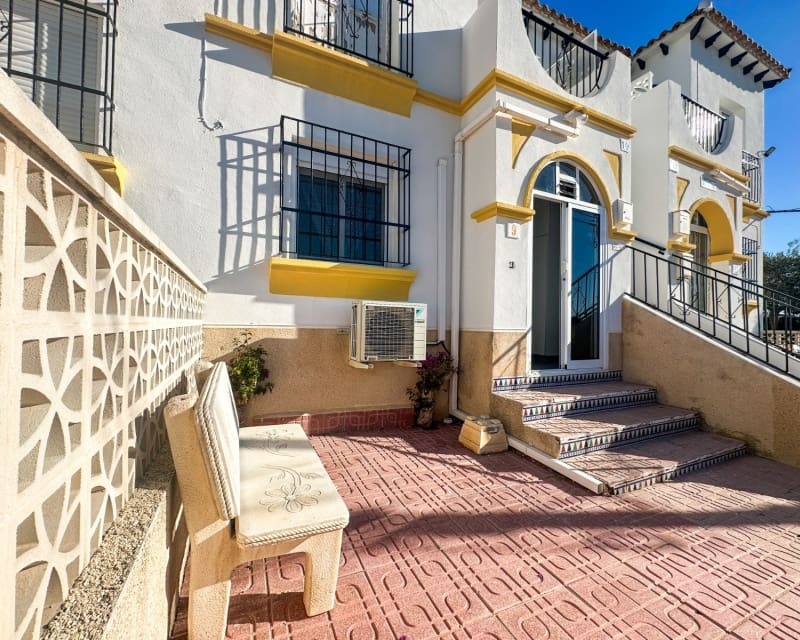 1 bedroom Apartment for sale in Villamartin with pool - € 115,000 (Ref: 9724955)