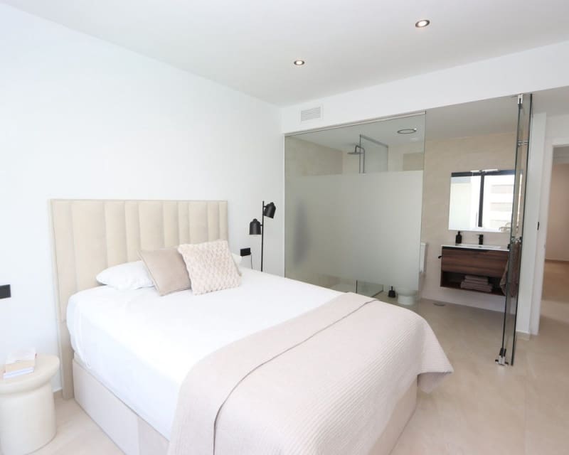 Apartamento de 2 habitaciones en Los Alcázares en venta con piscina - 248.000 € (Ref: 9725070)