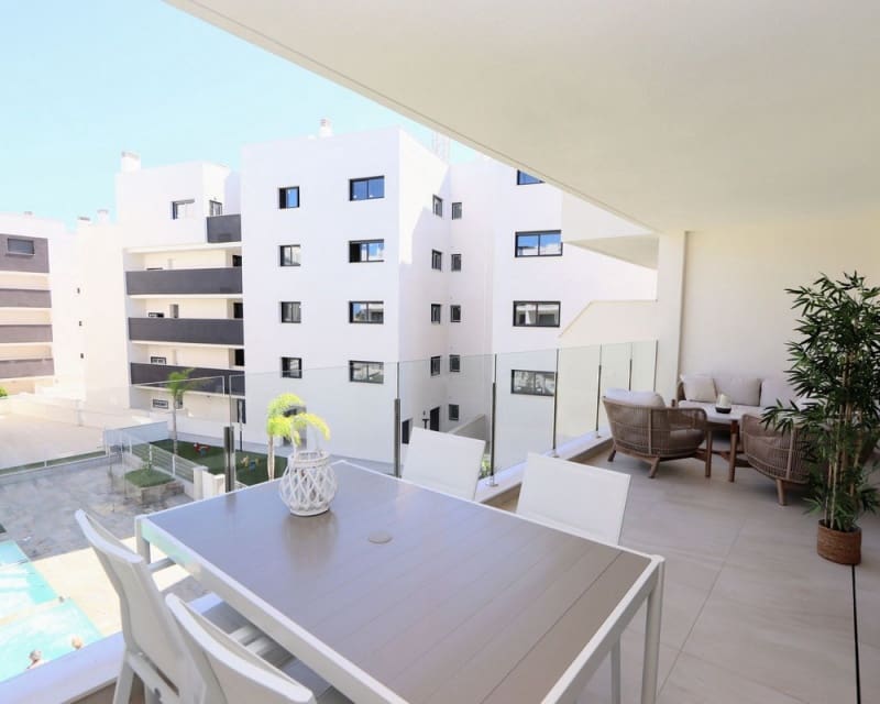 Apartamento de 2 habitaciones en Los Alcázares en venta con piscina - 248.000 € (Ref: 9725070)