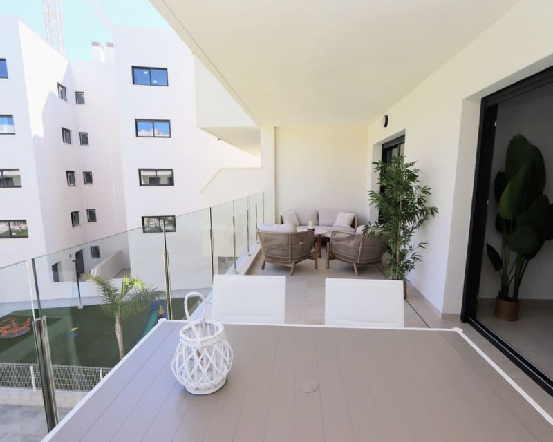 Apartamento de 2 habitaciones en Los Alcázares en venta con piscina - 248.000 € (Ref: 9725070)