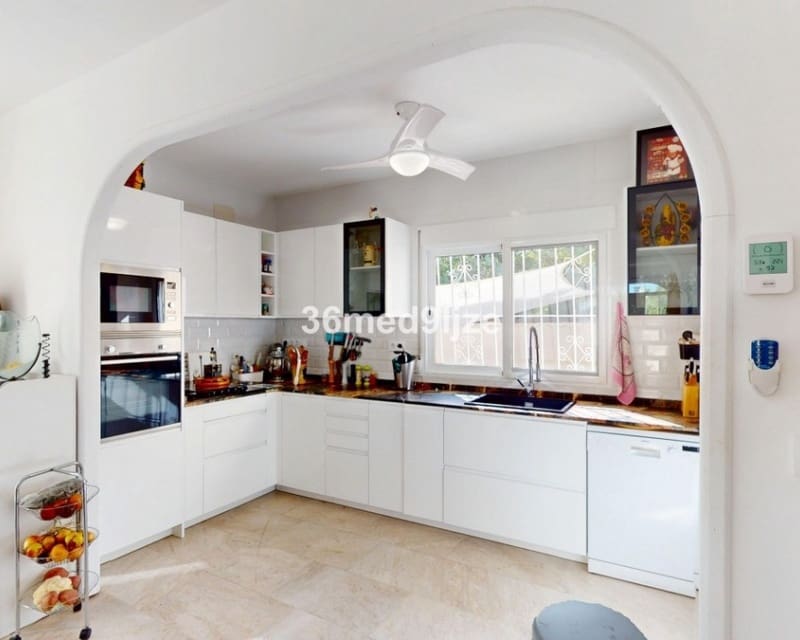 5 bedroom Villa for sale in Los Narejos - € 649,000 (Ref: 9725072)