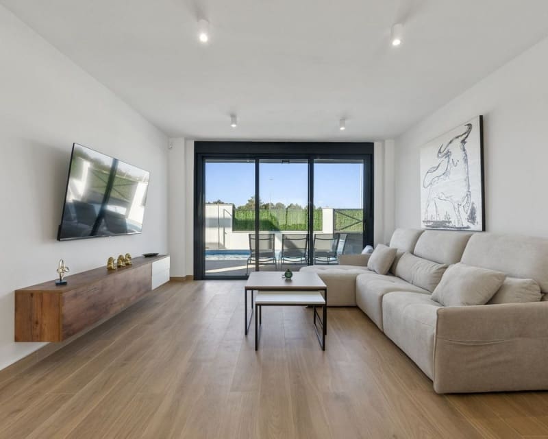 3 soveværelse Villa til salg i Los Alcazares med swimmingpool - € 450.000 (Ref: 9725076)