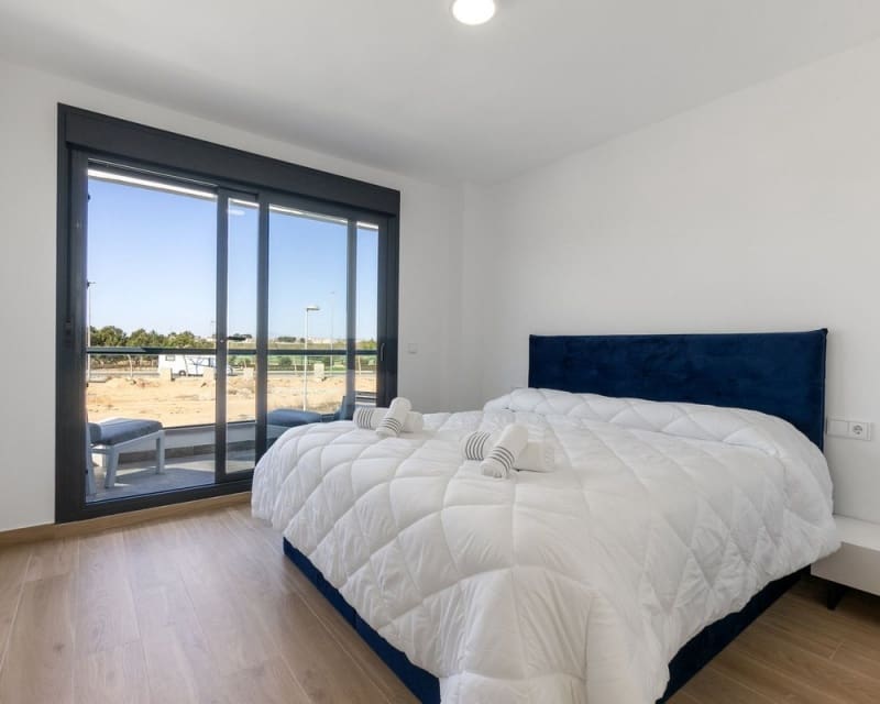 3 soveværelse Villa til salg i Los Alcazares med swimmingpool - € 450.000 (Ref: 9725076)