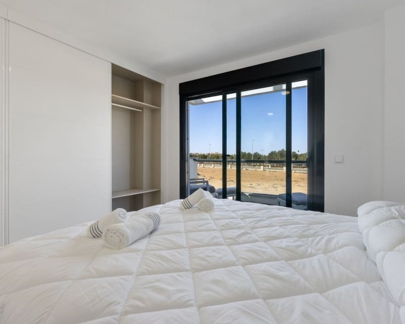 3 soveværelse Villa til salg i Los Alcazares med swimmingpool - € 450.000 (Ref: 9725076)