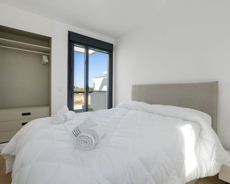 3 soveværelse Villa til salg i Los Alcazares med swimmingpool - € 450.000 (Ref: 9725076)