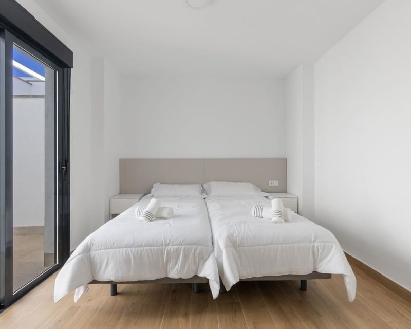 3 soveværelse Villa til salg i Los Alcazares med swimmingpool - € 450.000 (Ref: 9725076)