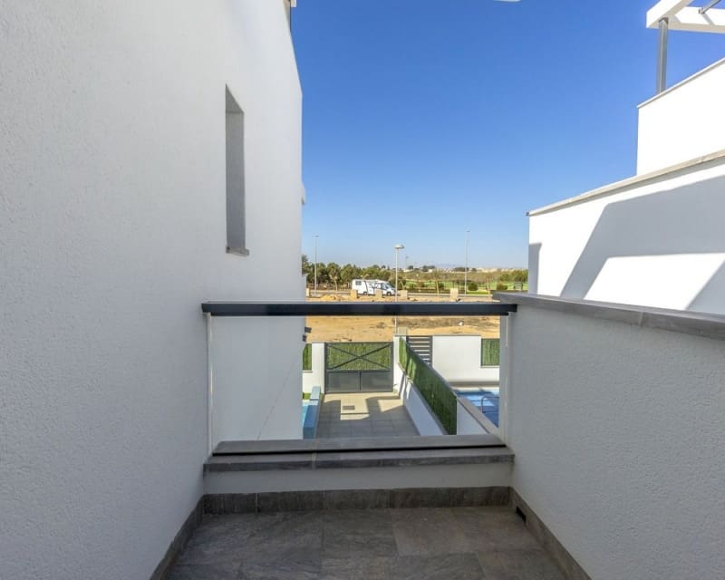 3 soveværelse Villa til salg i Los Alcazares med swimmingpool - € 450.000 (Ref: 9725076)