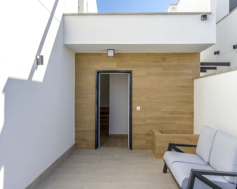 3 soveværelse Villa til salg i Los Alcazares med swimmingpool - € 450.000 (Ref: 9725076)