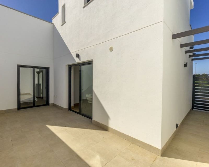 3 soveværelse Villa til salg i Los Alcazares med swimmingpool - € 450.000 (Ref: 9725076)