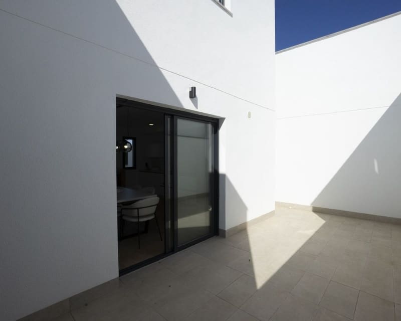 3 soveværelse Villa til salg i Los Alcazares med swimmingpool - € 450.000 (Ref: 9725076)