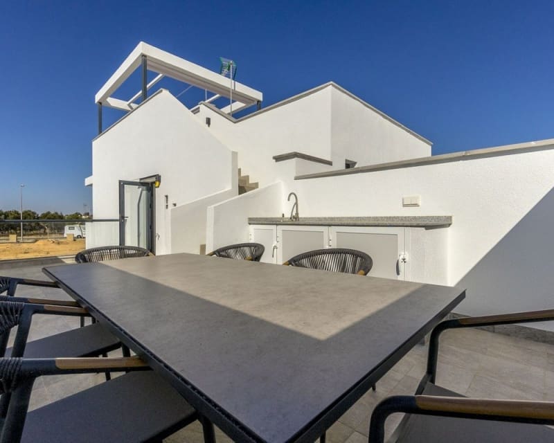 3 soveværelse Villa til salg i Los Alcazares med swimmingpool - € 450.000 (Ref: 9725076)