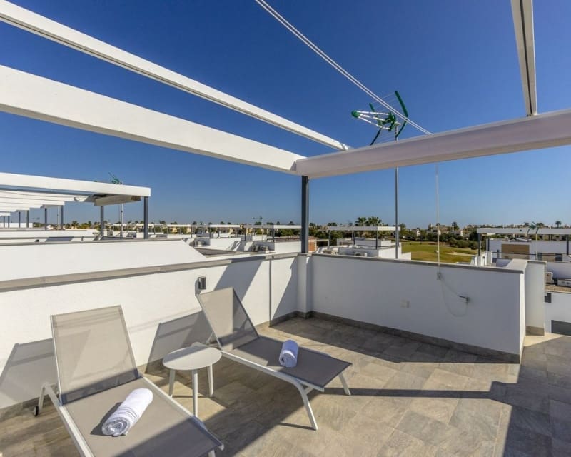 3 soveværelse Villa til salg i Los Alcazares med swimmingpool - € 450.000 (Ref: 9725076)