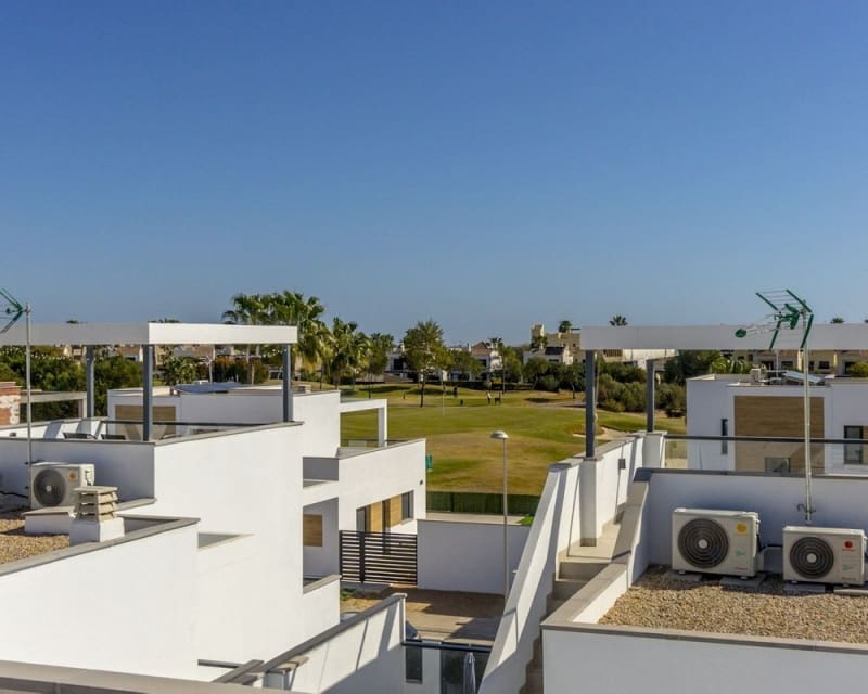 3 soveværelse Villa til salg i Los Alcazares med swimmingpool - € 450.000 (Ref: 9725076)